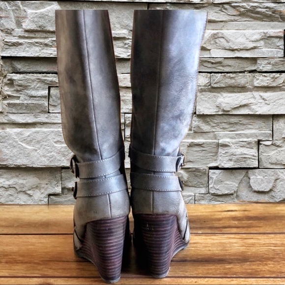 Very Volatile Wedged Boots - Picture 4 of 7